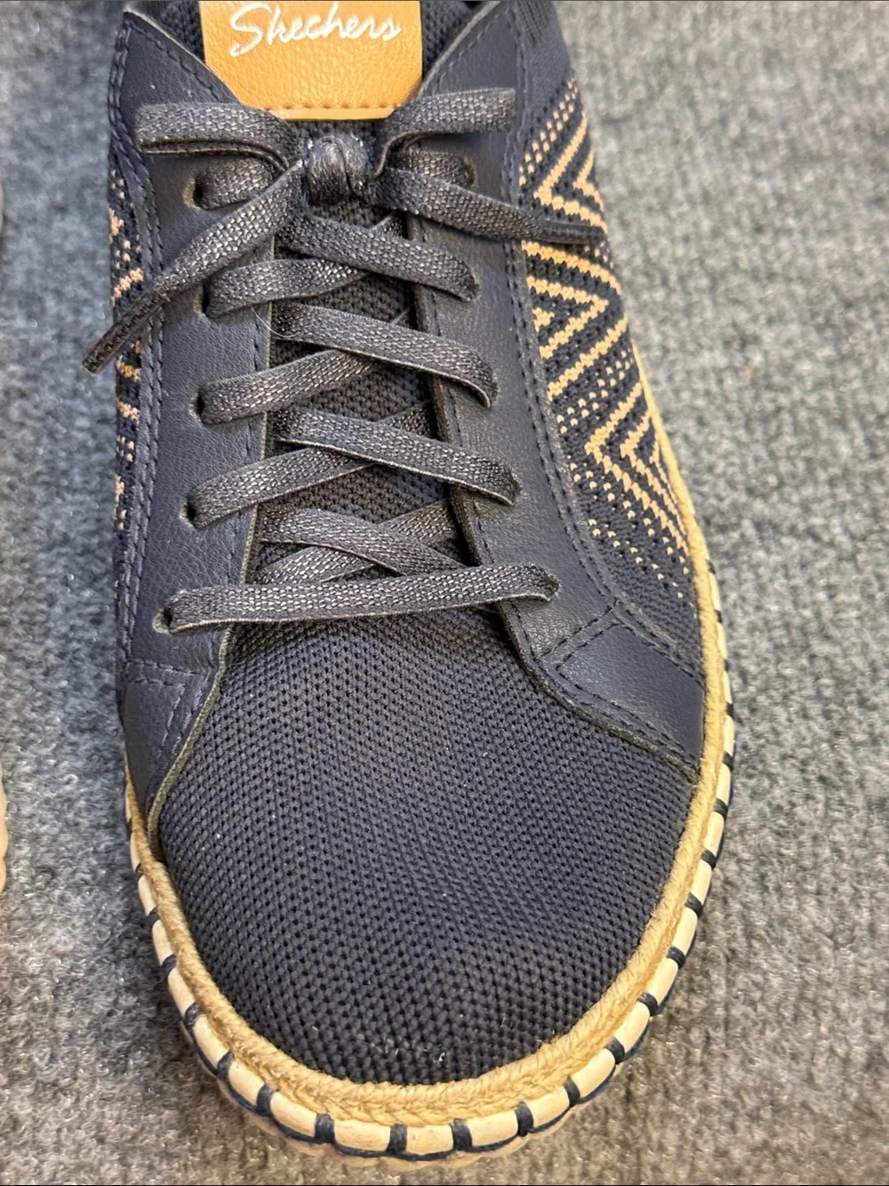 Skechers Navy & Tan Platform Knit Lace-Up Sneakers Size 9.5